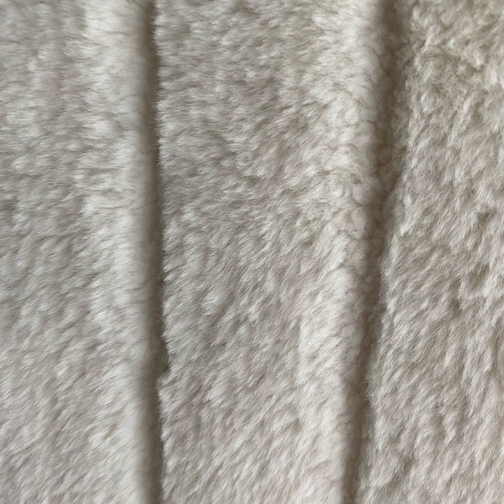 Project 62 Ribbed Faux Fur Throw Blanket - Picture 3 of 6